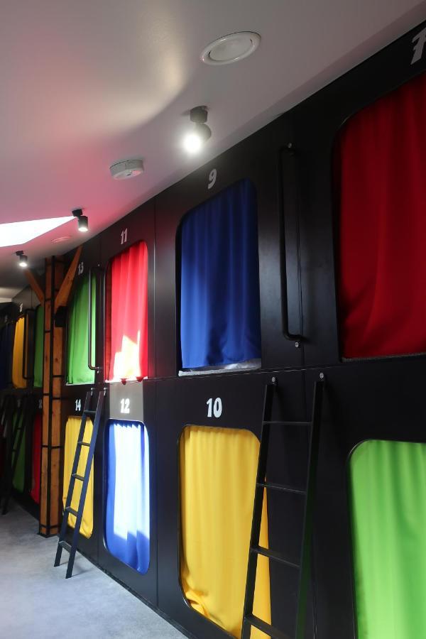 Kapsuła Hostel *